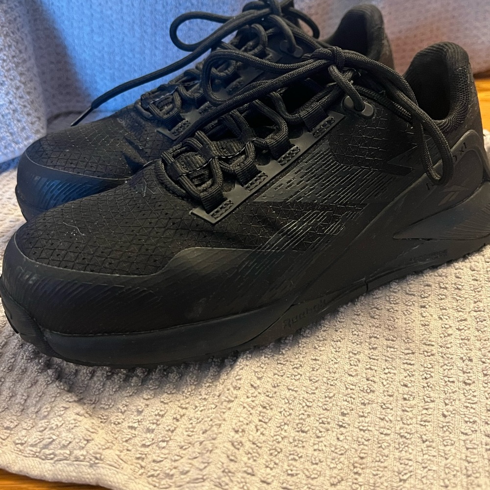 Reebok Women's Black Comp Toe Sneakers Size 6.5